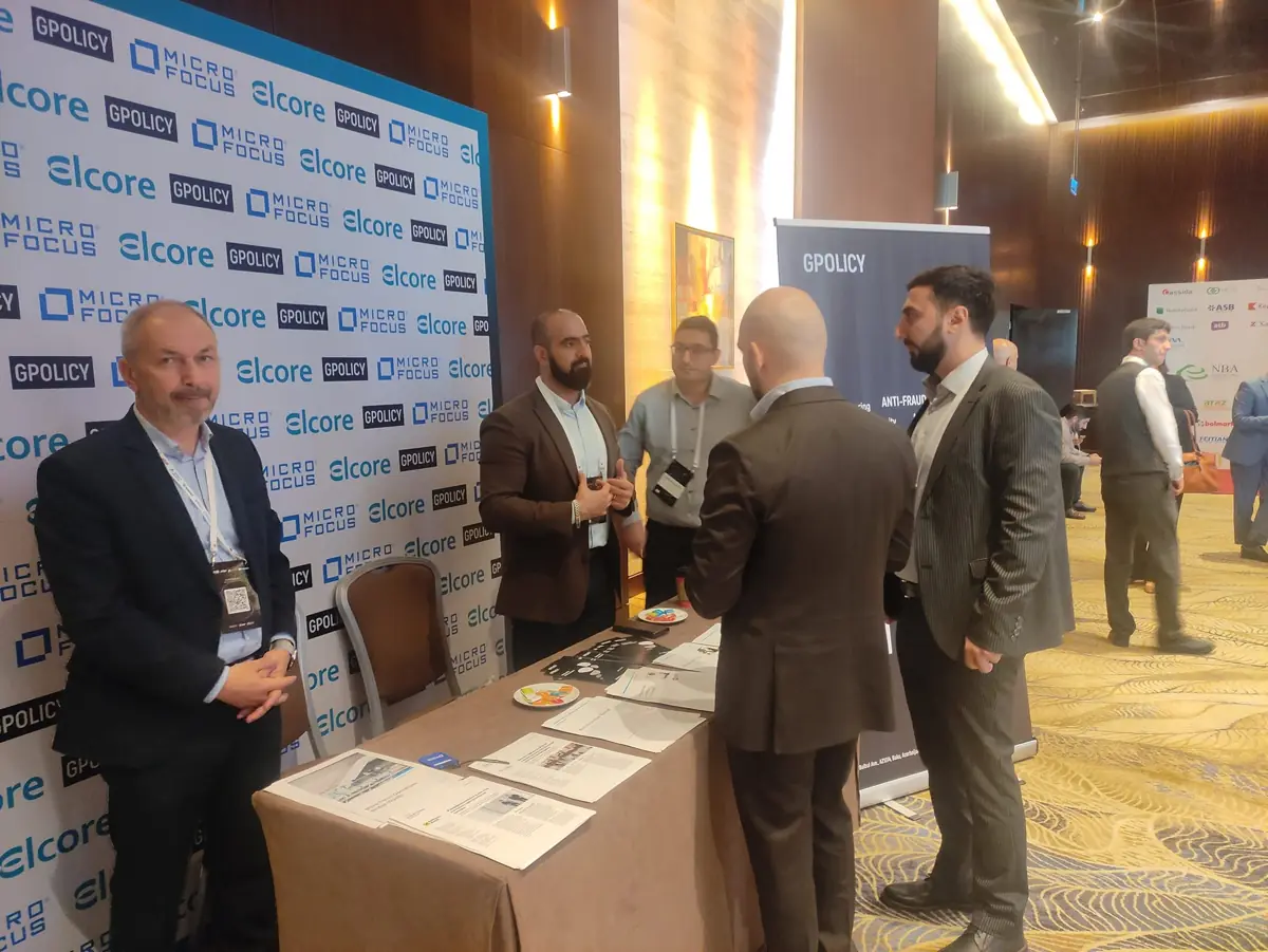 VI Beynəlxalq Bank Forumunda Gpolicy stendi və komanda